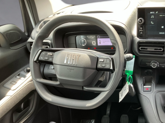 Bild 9: Fiat Transporter Doblo Serie 4 Stock MY26 KW M Diesel 100 Manuell