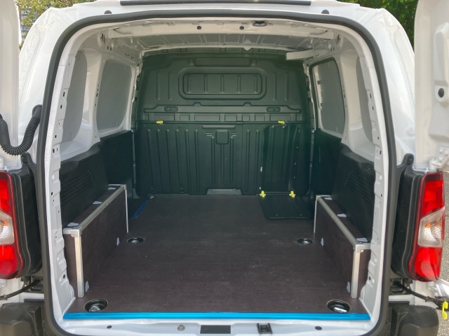 Bild 12: Fiat Transporter Doblo Serie 4 Stock MY26 KW M Diesel 100 Manuell