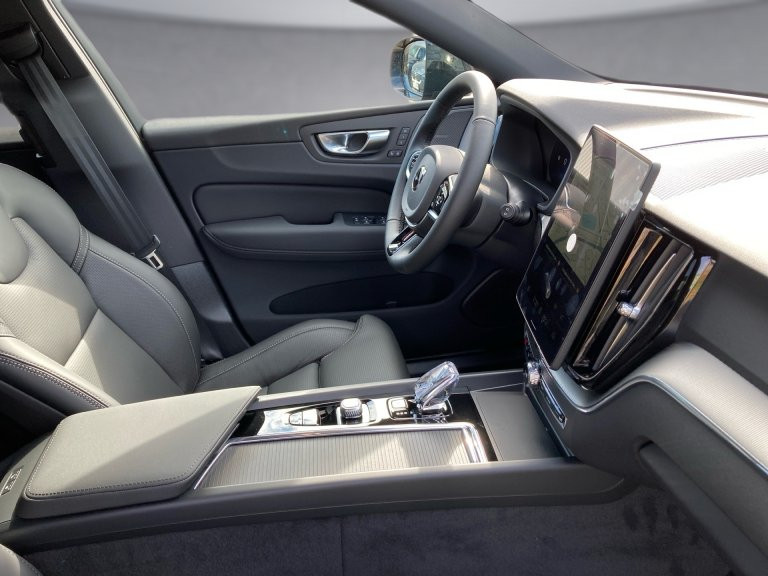 Bild 10: VOLVO PKW XC60 T6 AWD Plus Black Edition