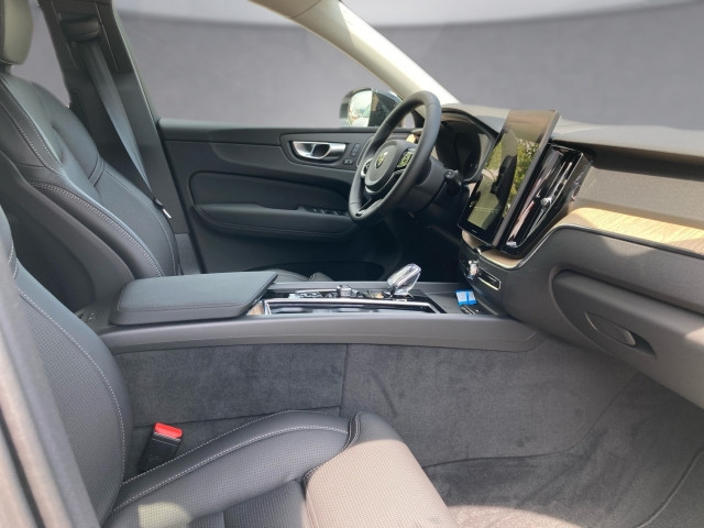 Bild 2: VOLVO PKW XC60 Plus, T6 AWD Plug-in Hybrid, Elektrisch/Benzin, Dark