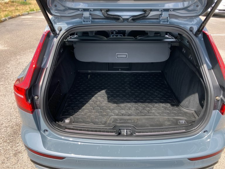 Bild 12: VOLVO PKW V60 T8 AWD Recharge PHEV R-Design