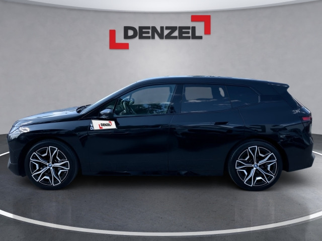 Bild 1: BMW PKW i-Serie iX xDrive60