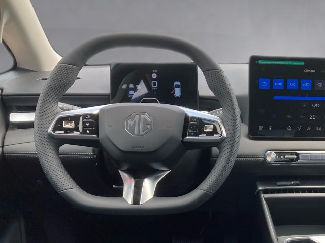 Bild 7: MG MG4 Urban Luxury 54kwh MY25 Österreich Paket EV/PHEV