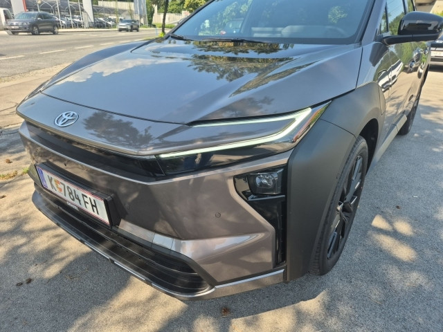 Bild 6: Toyota bZ4X Touring BEV 280kW 4x4 Lounge