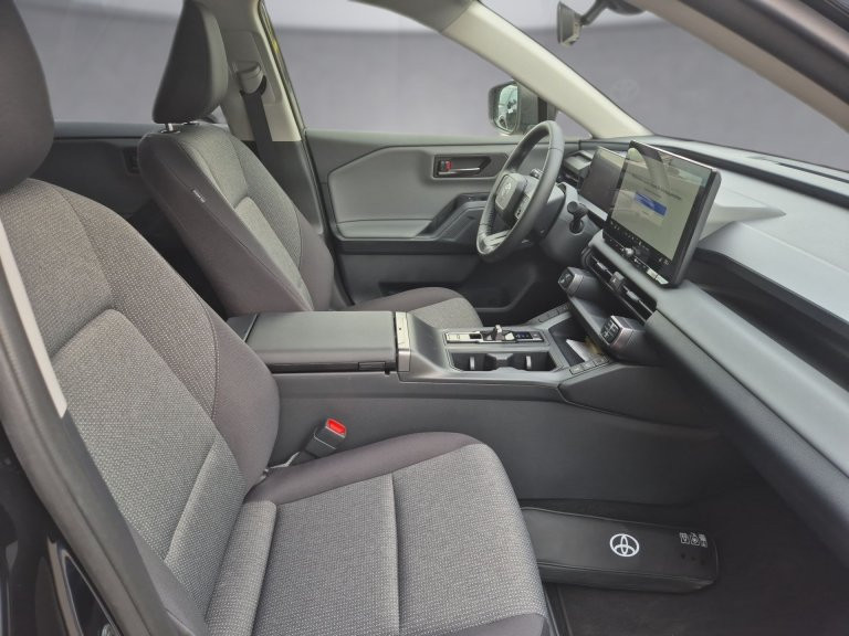 Bild 10: Toyota RAV4 5-Türer Teamplayer 2.5 Hybrid Automatikgetrie