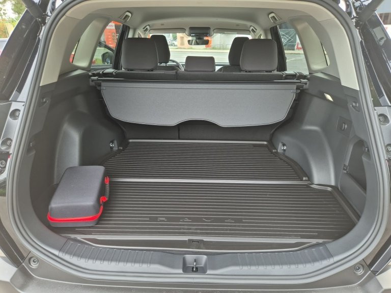 Bild 12: Toyota RAV4 5-Türer Teamplayer 2.5 Hybrid Automatikgetrie