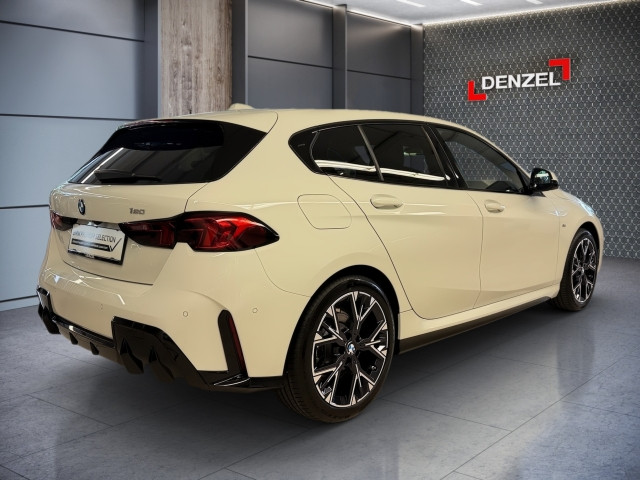 Bild 3: BMW 120 5-Türer F70 B38