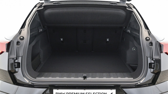 Bild 13: BMW iX2 eDrive 20 U10