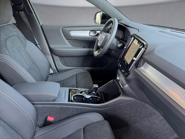 Bild 10: VOLVO PKW XC40 Black Edition Plus, B3 Mild Hybrid, Benzin