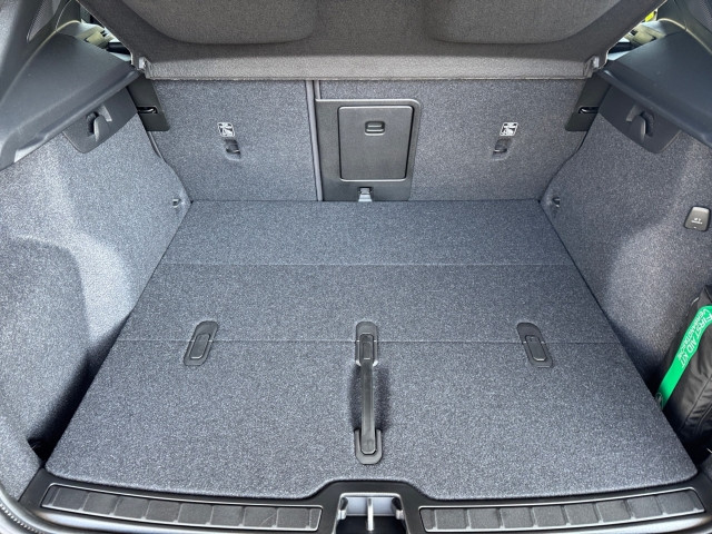Bild 12: VOLVO PKW XC40 Black Edition Plus, B3 Mild Hybrid, Benzin