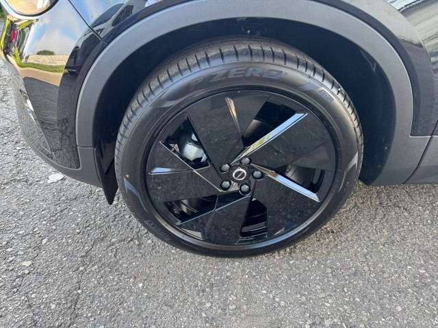 Bild 7: VOLVO PKW XC40 Black Edition Plus, B3 Mild Hybrid, Benzin