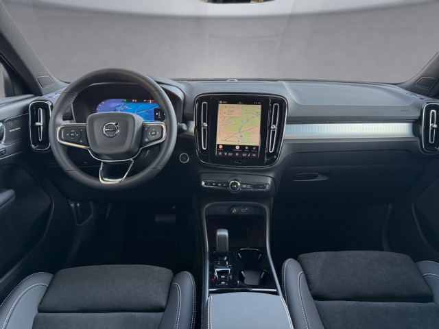 Bild 8: VOLVO PKW XC40 Black Edition Plus, B3 Mild Hybrid, Benzin
