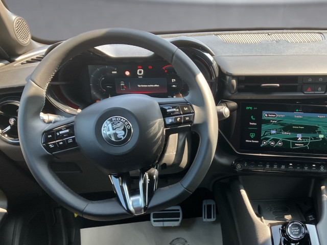 Bild 9: Alfa Junior Ibrida 1.2 Hybrid eDCT6