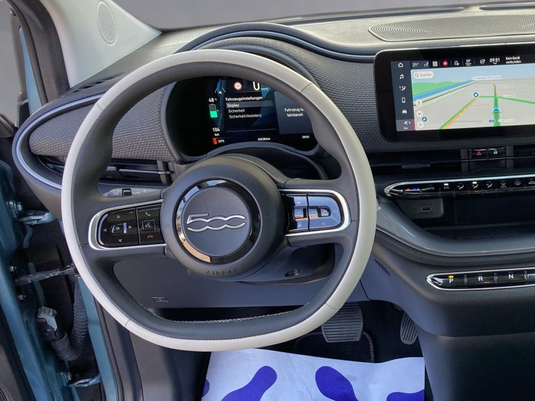Bild 9: Fiat 500 Elektro 3+1 La Prima 42 kWh