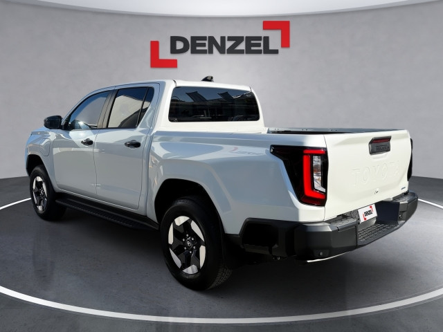 Bild 2: Toyota Hilux BEV 144kW 4x4 Executive