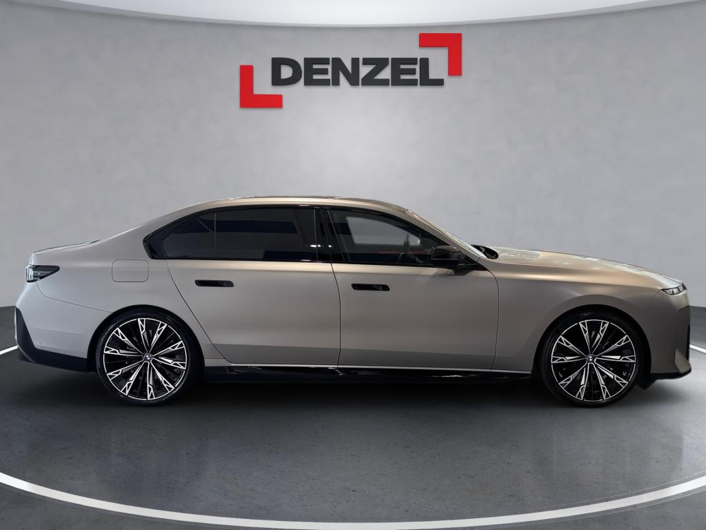 Bild 4: BMW i7 60 xDrive Limousine