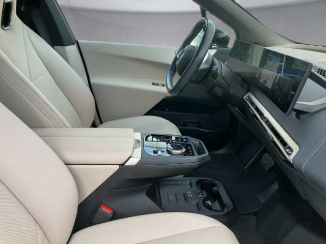 Bild 7: BMW PKW i-Serie iX xDrive40 I20 XE2