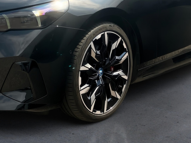 Bild 4: BMW PKW i-Serie i5 eDrive40 Touring G61