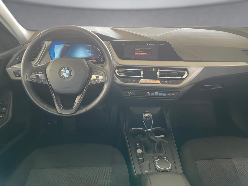 Bild 8: BMW 116d 5-Türer F40 B37