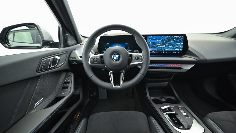 Bild 1: BMW 120 5-Türer F70 B38
