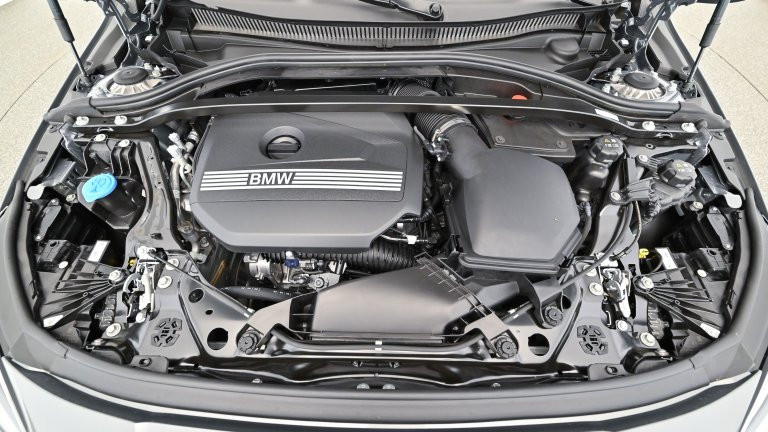 Bild 5: BMW 120 5-Türer F70 B38