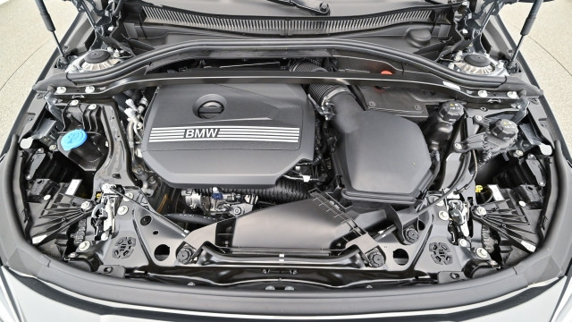 Bild 5: BMW 120 5-Türer F70 B38