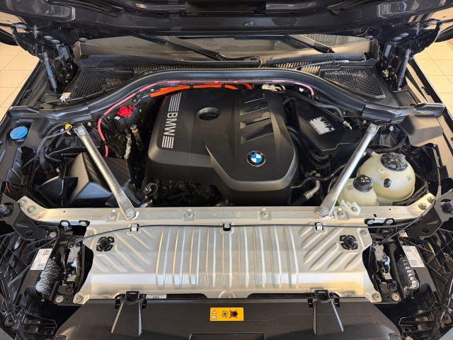 Bild 14: BMW X3 30e PHEV xDrive A