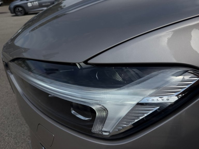 Bild 3: VOLVO PKW XC60 Core, B5 AWD Mild Hybrid, Benzin
