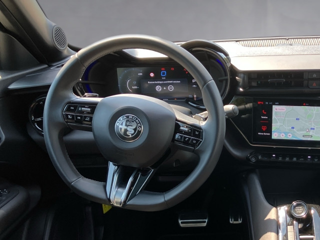 Bild 9: Alfa Junior Ibrida Speciale 1.2 136PS MHEV FWD