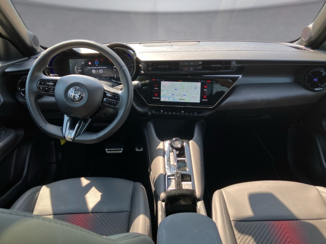 Bild 8: Alfa Junior Ibrida Speciale 1.2 136PS MHEV FWD