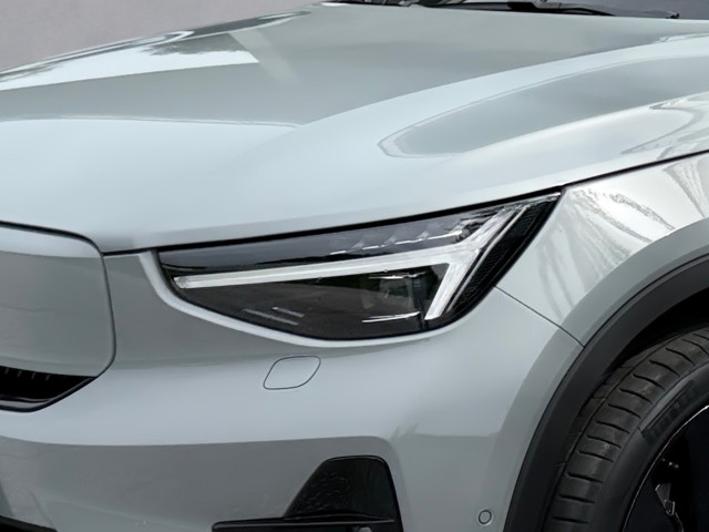 Bild 6: VOLVO PKW EX40 Black Edition Plus, Single Motor Extended Range, Vollel