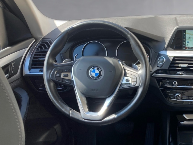 Bild 9: BMW X3 xDrive 20i