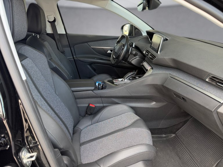 Bild 2: Peugeot Peugeot 3008 SUV Hybrid 225 PHEV
