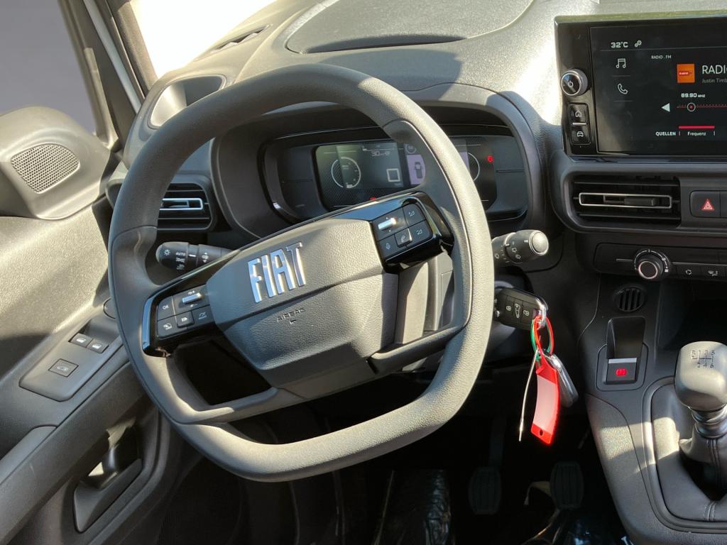 Bild 9: Fiat Transporter Doblo Serie 4 Stock MY26 KW M Diesel 100 Manuell