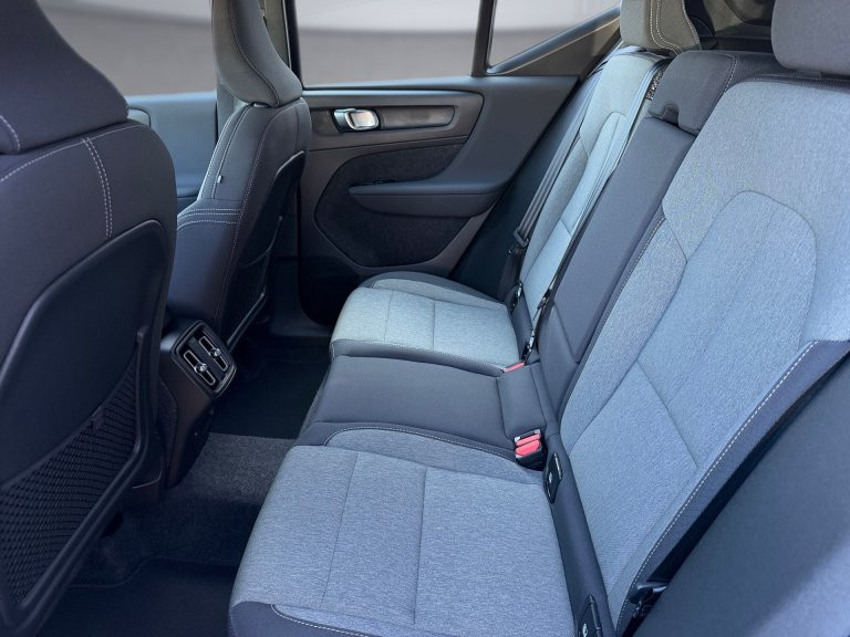 Bild 8: VOLVO PKW XC40 Core, B3 Mild Hybrid, Benzin