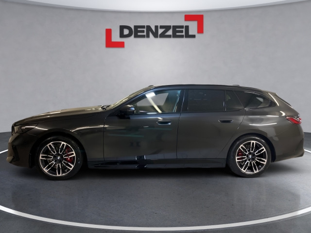 Bild 2: BMW i5 xDrive40 Touring