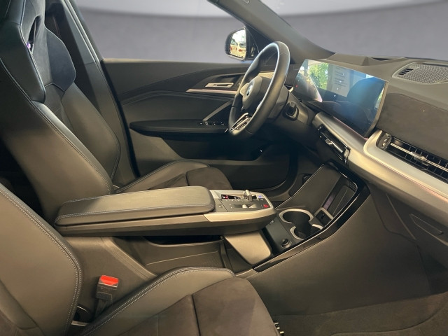 Bild 10: BMW iX2 eDrive20 U10 HB0