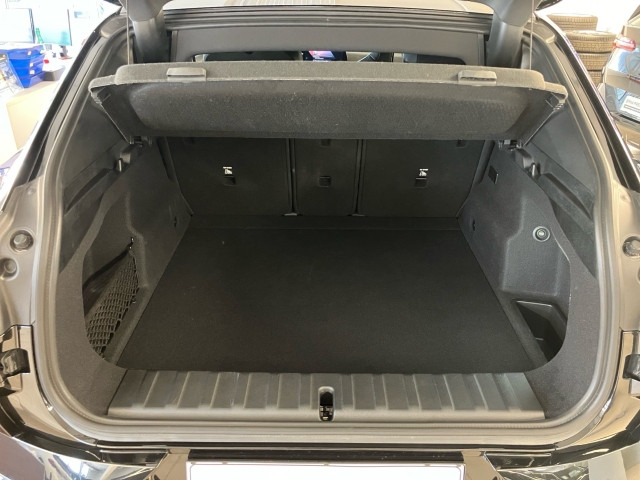 Bild 12: BMW iX2 eDrive20 U10 HB0