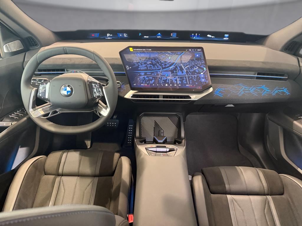 Bild 8: BMW iX3 40