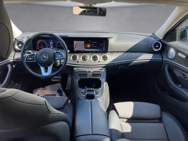 Bild 8: Mercedes E 220 d T Austria Ed