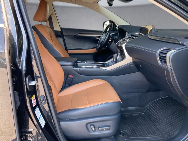 Bild 2: Lexus NX 300h Limited Hybrid Aut.