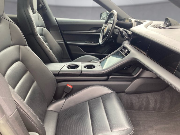 Bild 10: Porsche Taycan 4