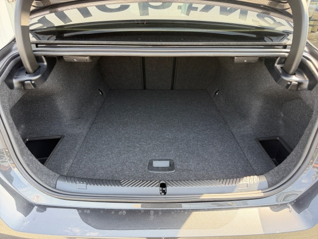 Bild 9: BMW i5 eDrive40 Limousine