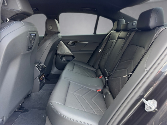 Bild 8: BMW i5 eDrive40 Limousine