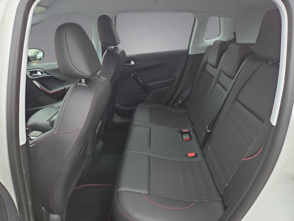 Bild 11: Peugeot 2008 1,2 PureTech  S&S GT Line EAT