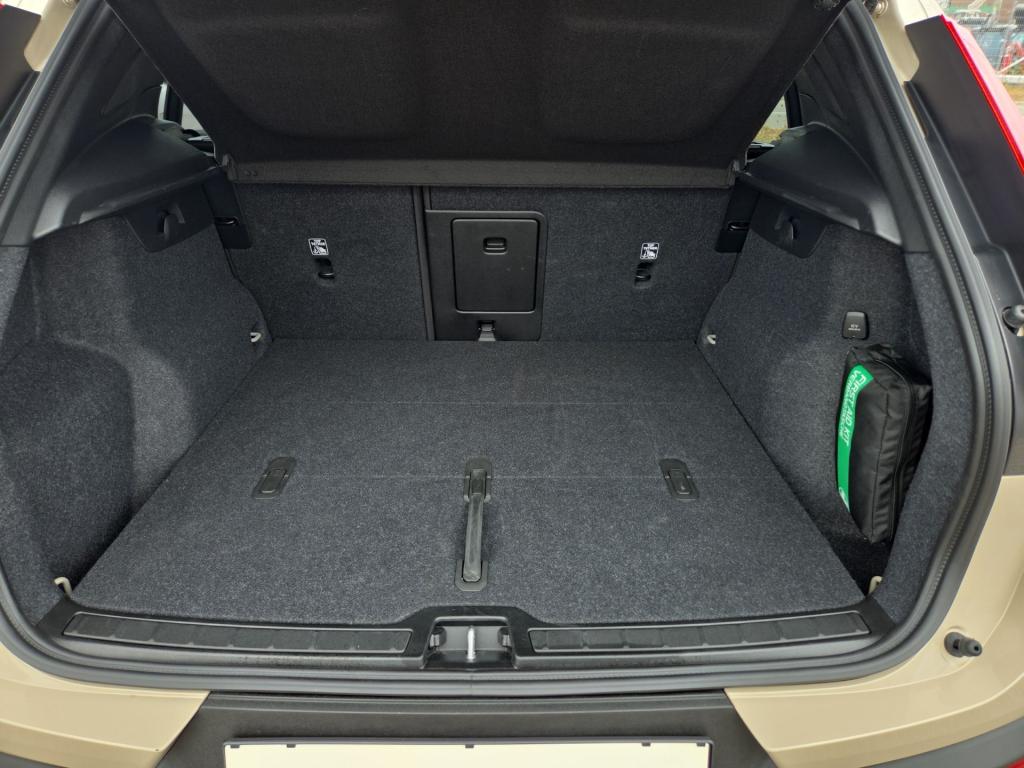 Bild 12: VOLVO PKW XC40 B3 Plus Dark Mild Hybrid