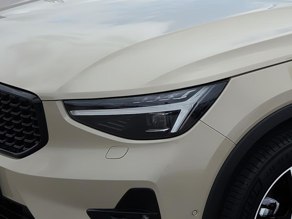 Bild 6: VOLVO PKW XC40 B3 Plus Dark Mild Hybrid