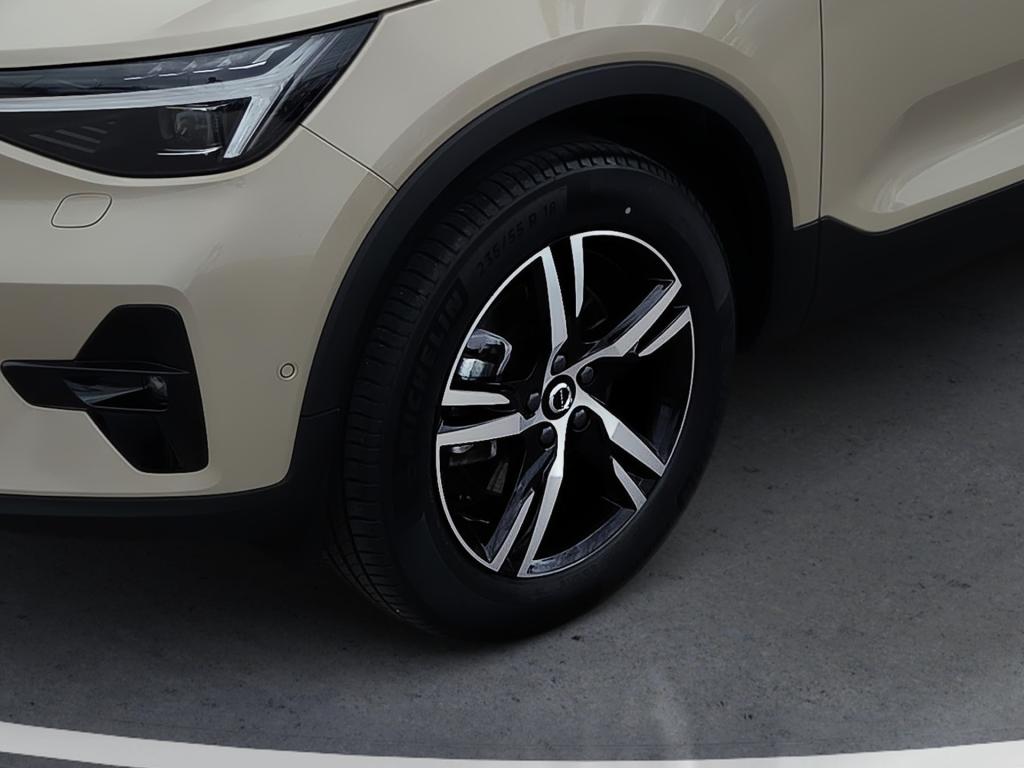 Bild 7: VOLVO PKW XC40 B3 Plus Dark Mild Hybrid