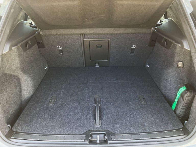 Bild 12: VOLVO PKW XC40 B3 Plus Dark Mild Hybrid