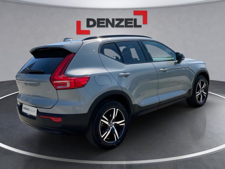Bild 3: VOLVO PKW XC40 B3 Plus Dark Mild Hybrid